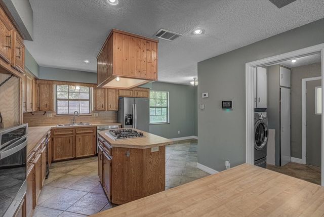 1301 Bay Ridge Boulevard, Bay City, TX 77414