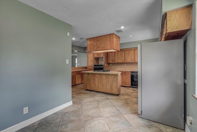 1301 Bay Ridge Boulevard, Bay City, TX 77414