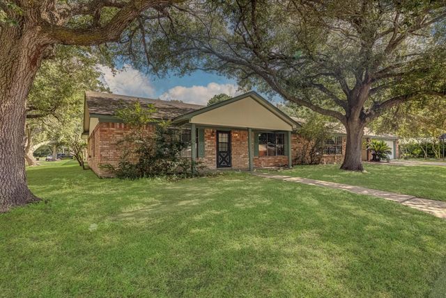 1301 Bay Ridge Boulevard, Bay City, TX 77414