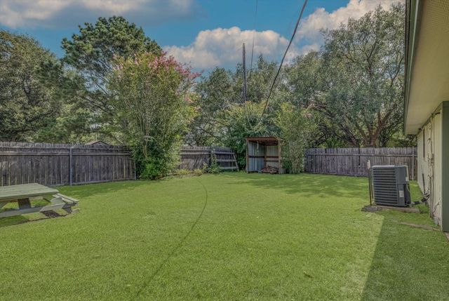 1301 Bay Ridge Boulevard, Bay City, TX 77414