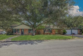 1301 Bay Ridge Boulevard, Bay City, TX 77414