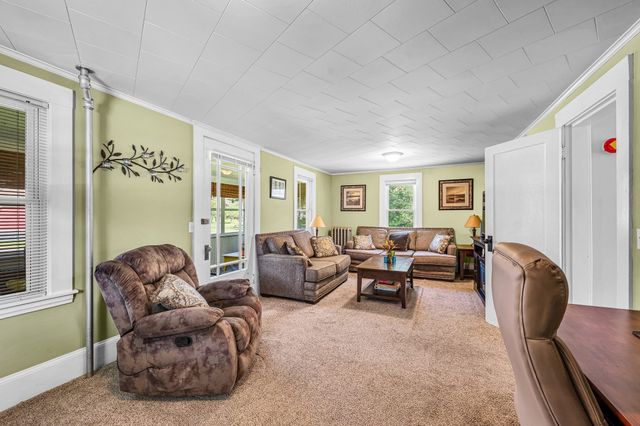 123 Metacomet St, Belchertown, MA 01007