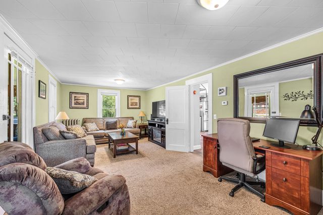 123 Metacomet St, Belchertown, MA 01007