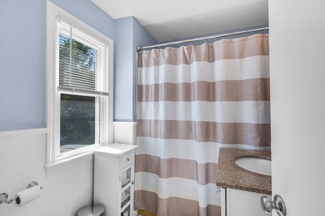 123 Metacomet St, Belchertown, MA 01007