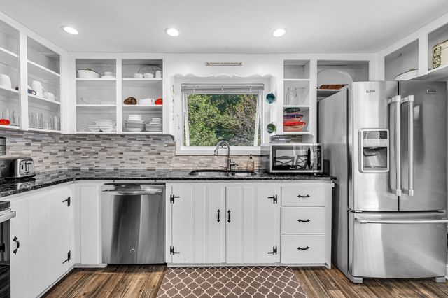 123 Metacomet St, Belchertown, MA 01007