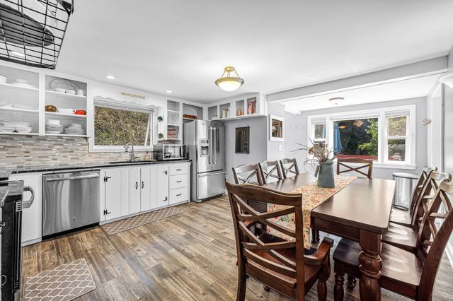 123 Metacomet St, Belchertown, MA 01007