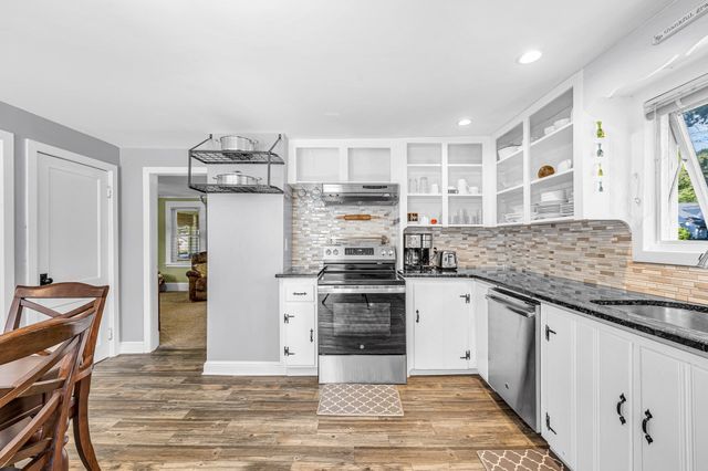 123 Metacomet St, Belchertown, MA 01007
