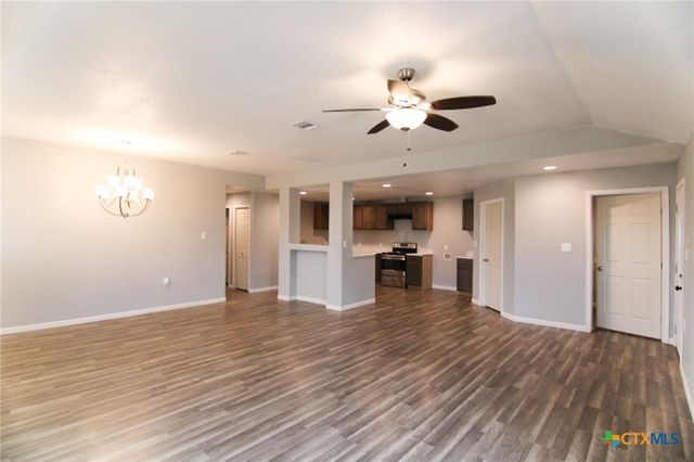 1027 County Road 274, Bertram, TX 78605