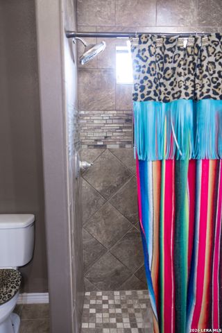 524 Indian Crossing, Jourdanton, TX 78026