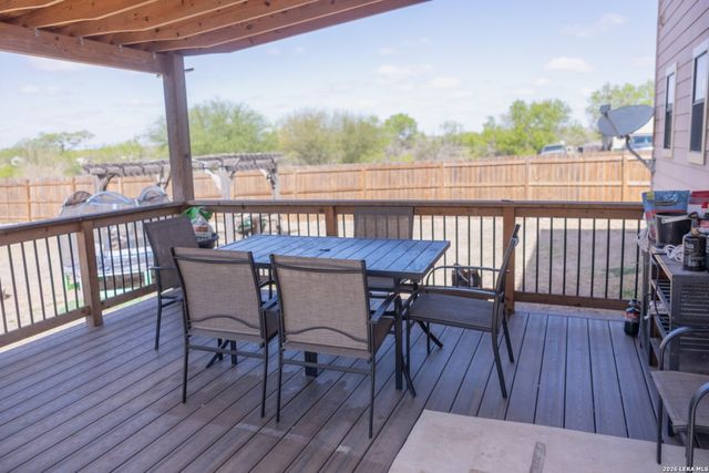 524 Indian Crossing, Jourdanton, TX 78026