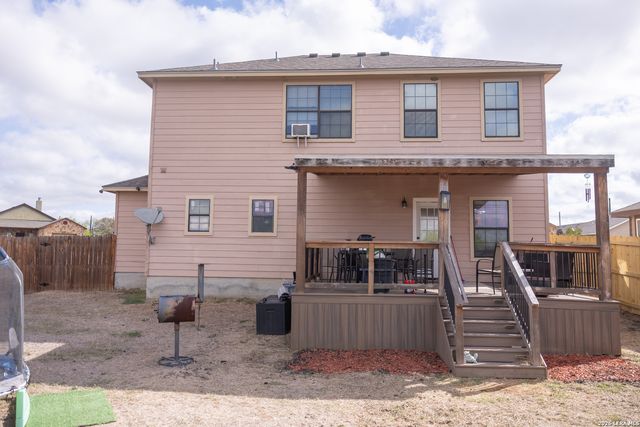 524 Indian Crossing, Jourdanton, TX 78026