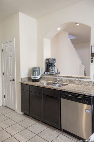 524 Indian Crossing, Jourdanton, TX 78026