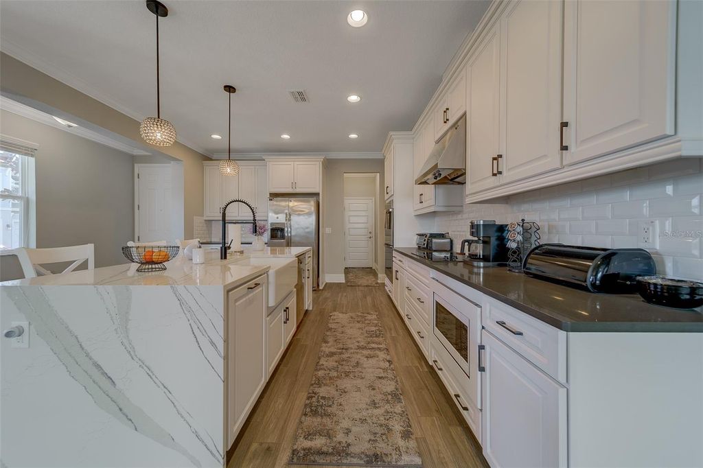 Image 11 of property listing at 2416 FOGGY CREEK CIRCLE, Clearwater, FL 33764