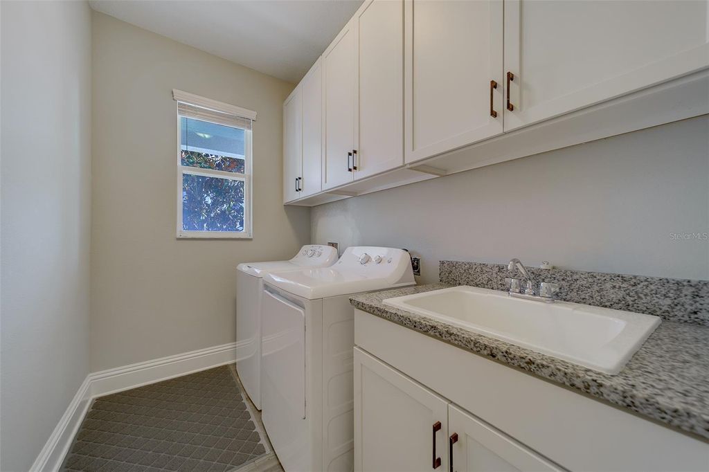 Image 18 of property listing at 2416 FOGGY CREEK CIRCLE, Clearwater, FL 33764