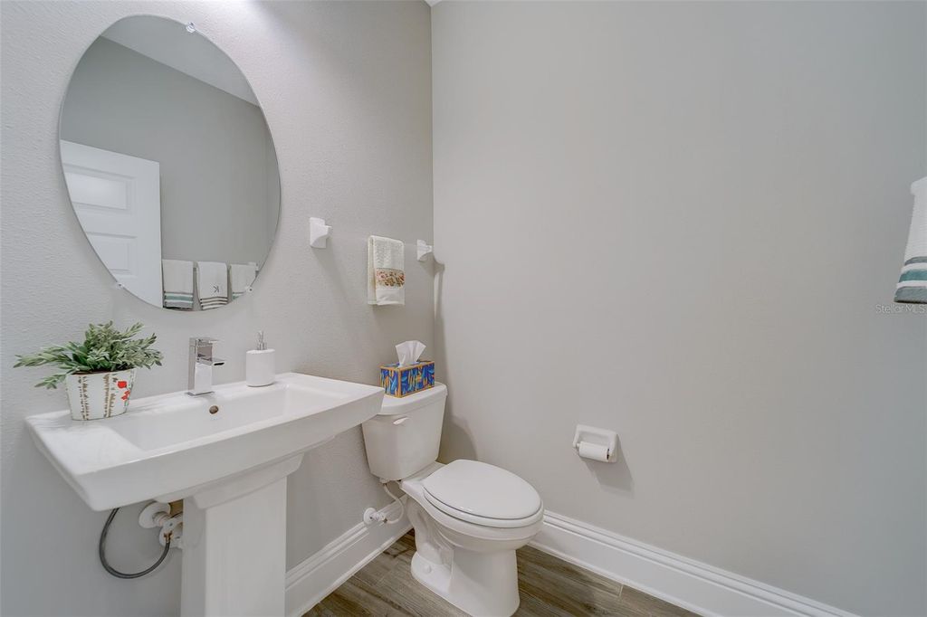 Image 22 of property listing at 2416 FOGGY CREEK CIRCLE, Clearwater, FL 33764