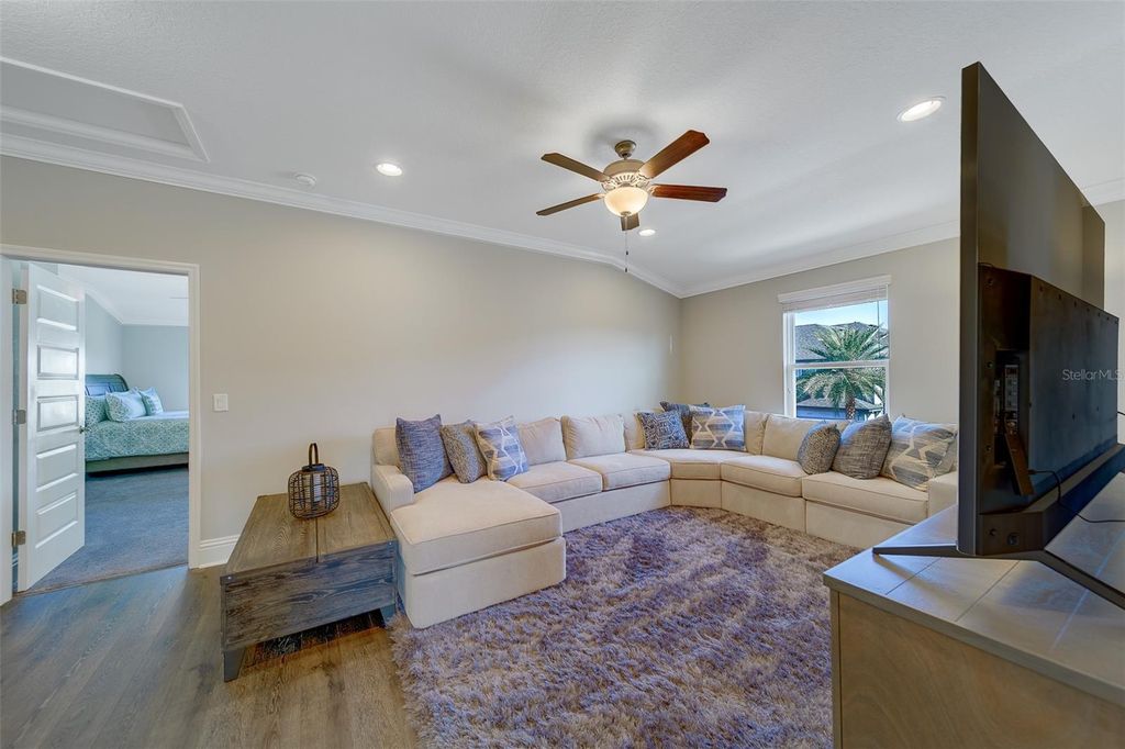 Image 31 of property listing at 2416 FOGGY CREEK CIRCLE, Clearwater, FL 33764