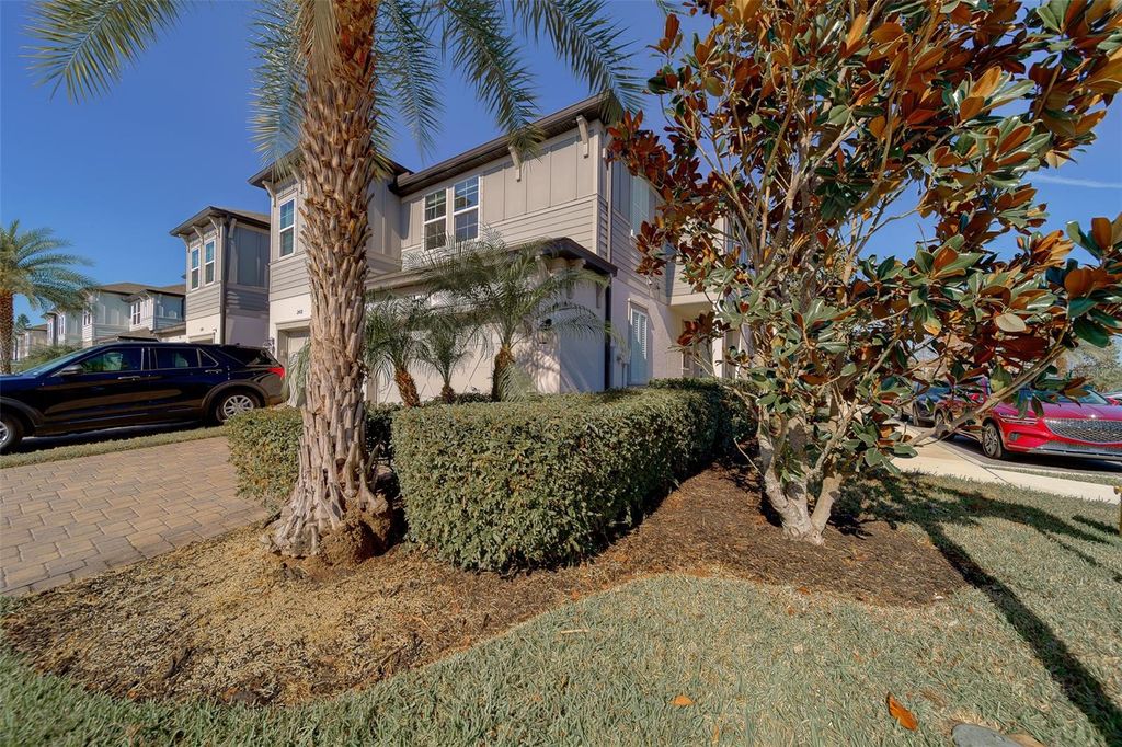 Image 58 of property listing at 2416 FOGGY CREEK CIRCLE, Clearwater, FL 33764