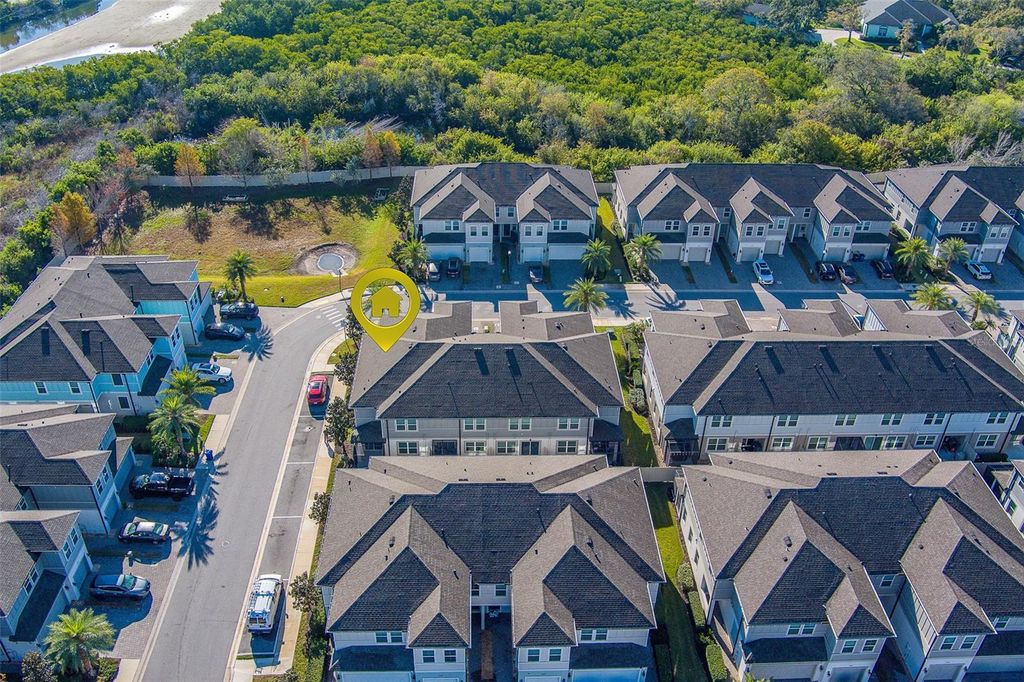 Image 72 of property listing at 2416 FOGGY CREEK CIRCLE, Clearwater, FL 33764