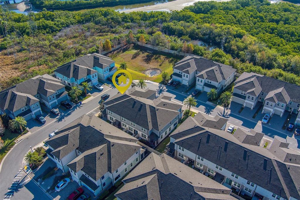 Image 73 of property listing at 2416 FOGGY CREEK CIRCLE, Clearwater, FL 33764