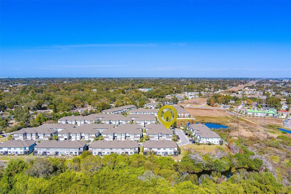 Image 78 of property listing at 2416 FOGGY CREEK CIRCLE, Clearwater, FL 33764