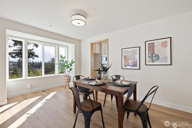 2255 Aviator Lane, Oak Harbor, WA 98277