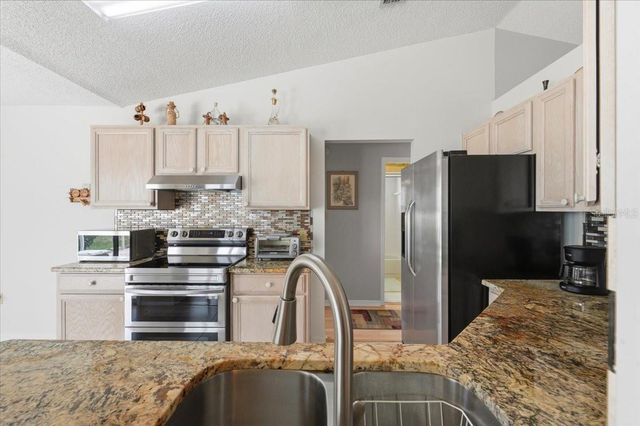1001 CANARY CIRCLE S, Lakeland, FL 33809