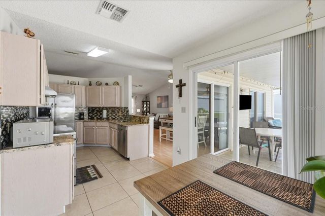 1001 CANARY CIRCLE S, Lakeland, FL 33809