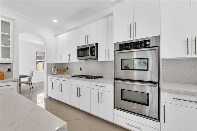 13702 NW 10th Ct, Pembroke Pines, FL 33028