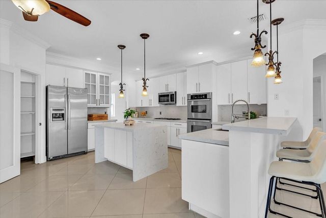 13702 NW 10th Ct, Pembroke Pines, FL 33028