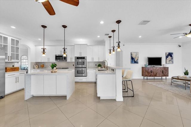 13702 NW 10th Ct, Pembroke Pines, FL 33028