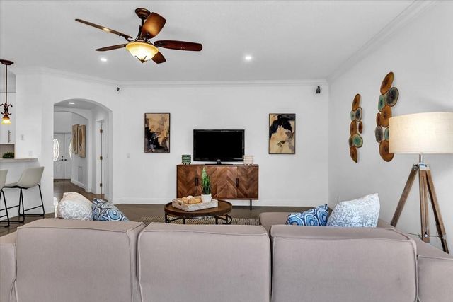 13702 NW 10th Ct, Pembroke Pines, FL 33028