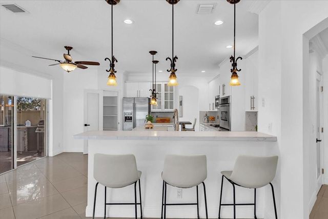 13702 NW 10th Ct, Pembroke Pines, FL 33028