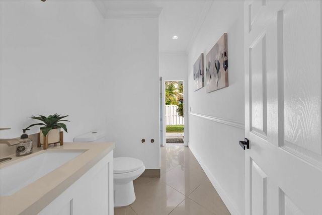 13702 NW 10th Ct, Pembroke Pines, FL 33028