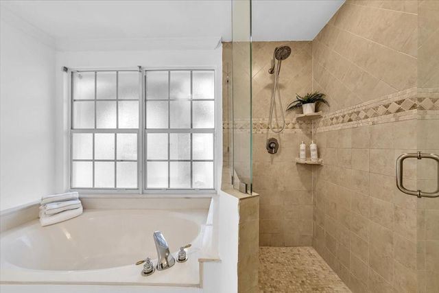 13702 NW 10th Ct, Pembroke Pines, FL 33028