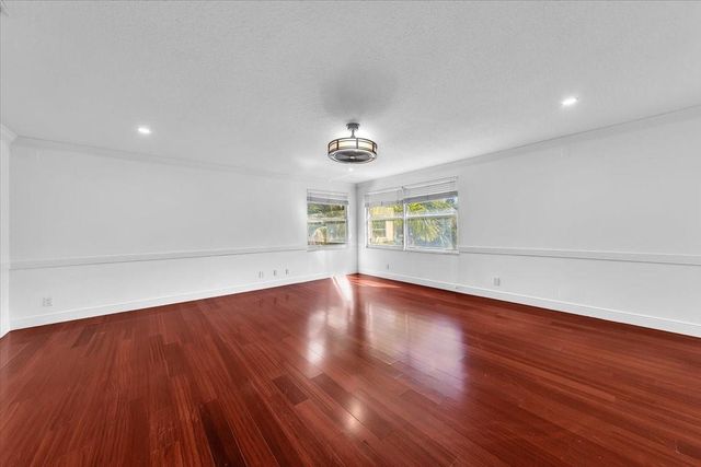 13702 NW 10th Ct, Pembroke Pines, FL 33028