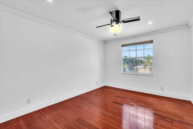 13702 NW 10th Ct, Pembroke Pines, FL 33028