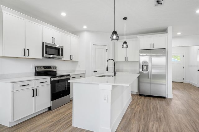 1891 VAN ALLEN CIRCLE, Deltona, FL 32738