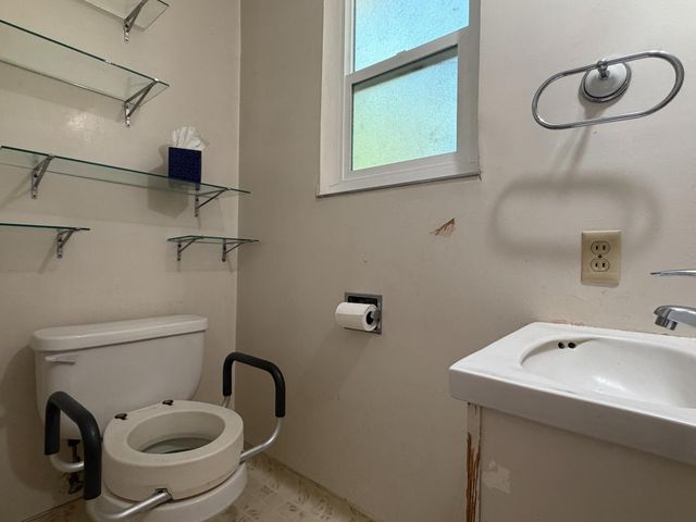 1813 Enslen Ave, Modesto, CA 95350