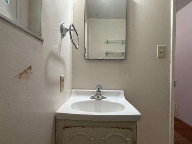 1813 Enslen Ave, Modesto, CA 95350