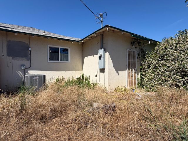 1813 Enslen Ave, Modesto, CA 95350
