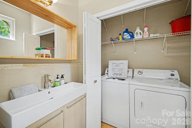 701 E 8th Street, Charlotte, NC 28202