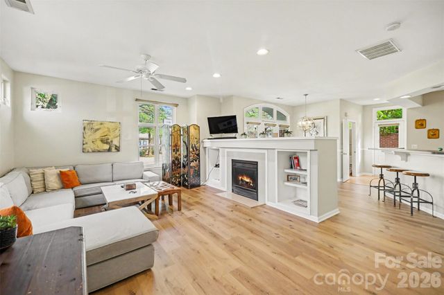 701 E 8th Street, Charlotte, NC 28202