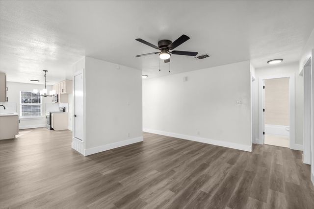 2933 Lucinda Lane, Fort Worth, TX 76119