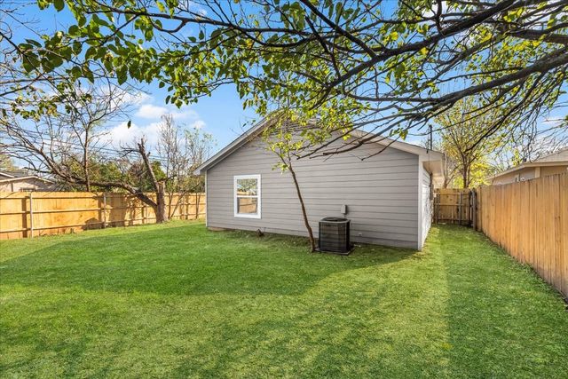 2933 Lucinda Lane, Fort Worth, TX 76119