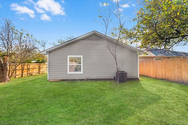 2933 Lucinda Lane, Fort Worth, TX 76119