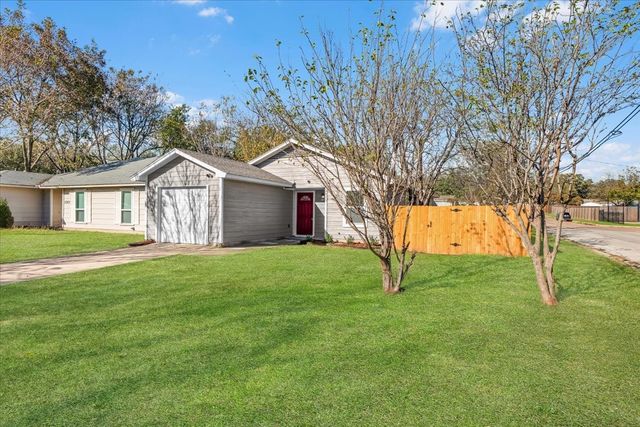 2933 Lucinda Lane, Fort Worth, TX 76119