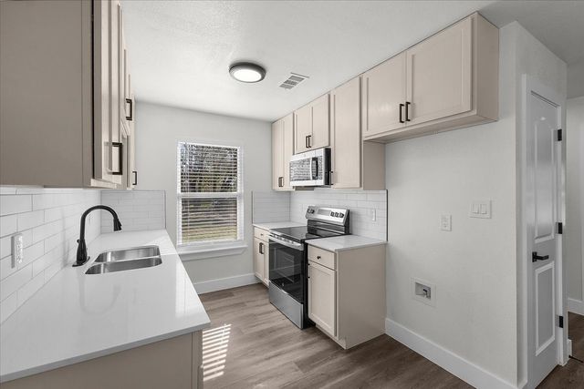 2933 Lucinda Lane, Fort Worth, TX 76119