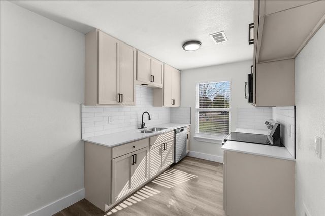 2933 Lucinda Lane, Fort Worth, TX 76119