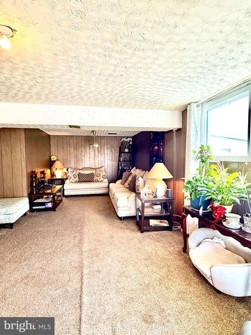 7908 CAWKER AVE, Lanham, MD 20706