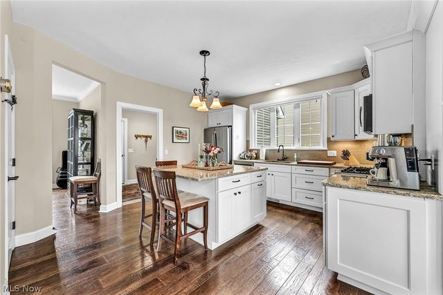 32708 Albion Drive, Avon Lake, OH 44012